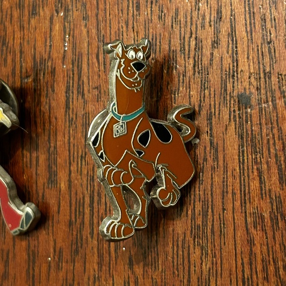 Scooby Doo Enamel Pin Set - Picture 2 of 3